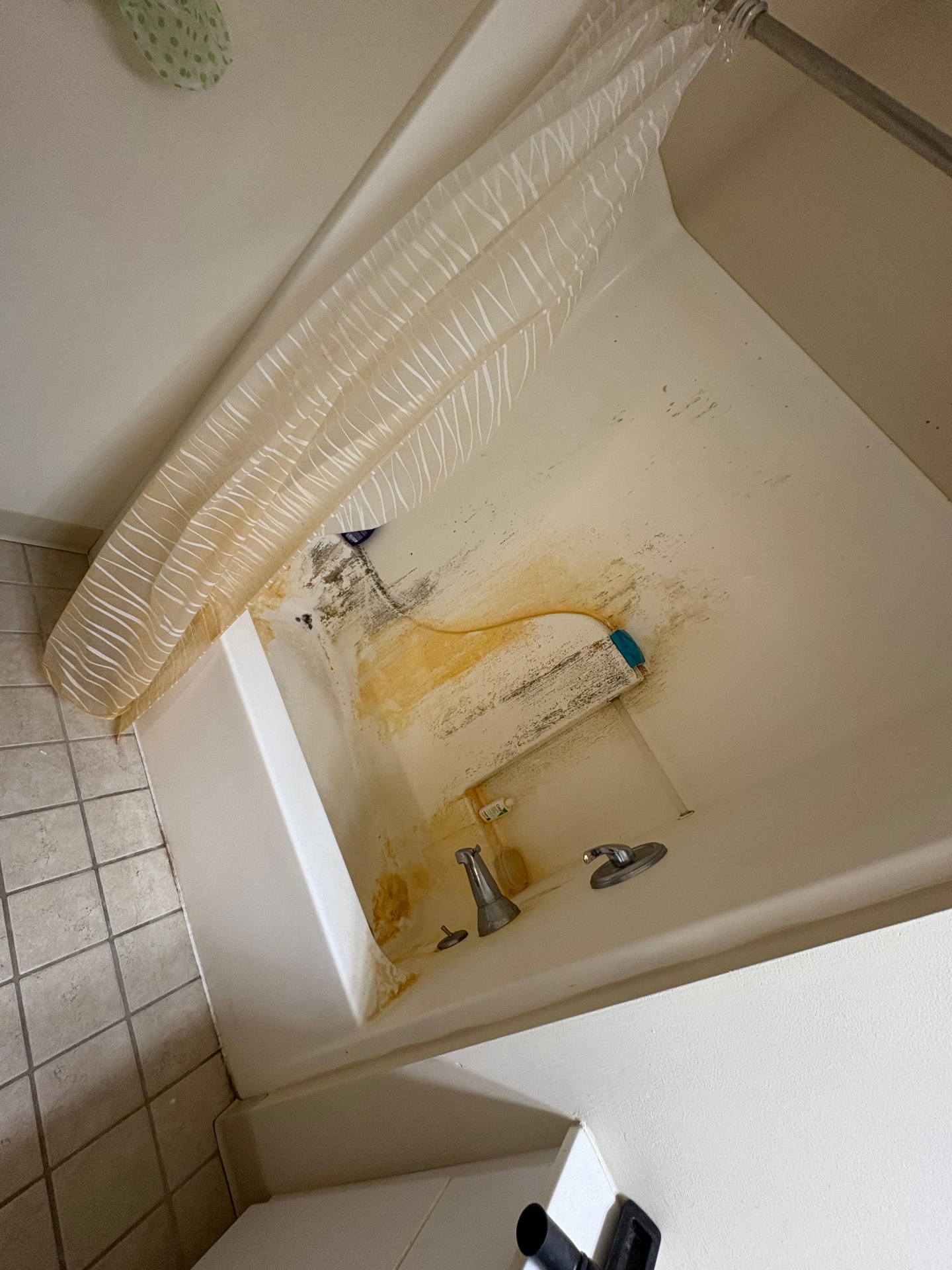 Tub restoration — before