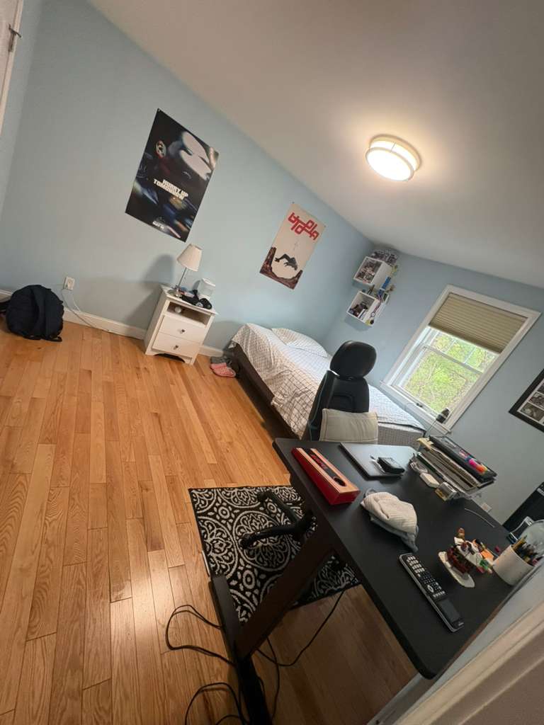 Bedroom tidy & vacuum — after